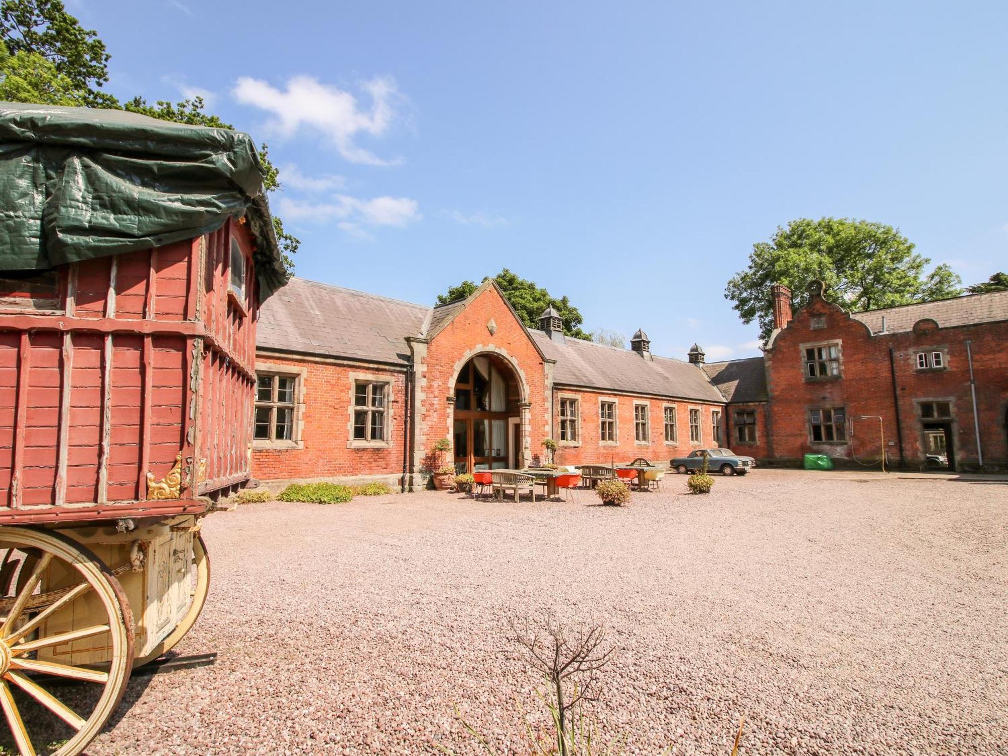 Chetwynd Lodge Stafford Exterior photo